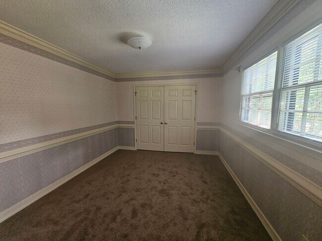 Building Photo - NEW LISTING!!!! Dont Miss Out