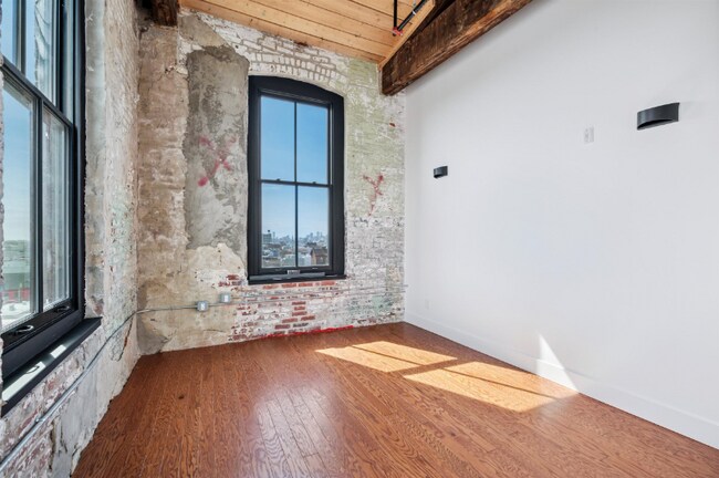 Building Photo - 2545 N Hancock St