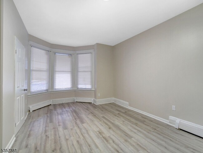 Building Photo - 178 Littleton Ave
