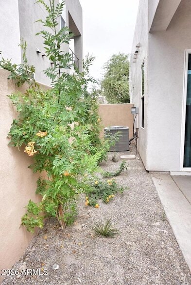 Building Photo - 9001 E San Victor Dr