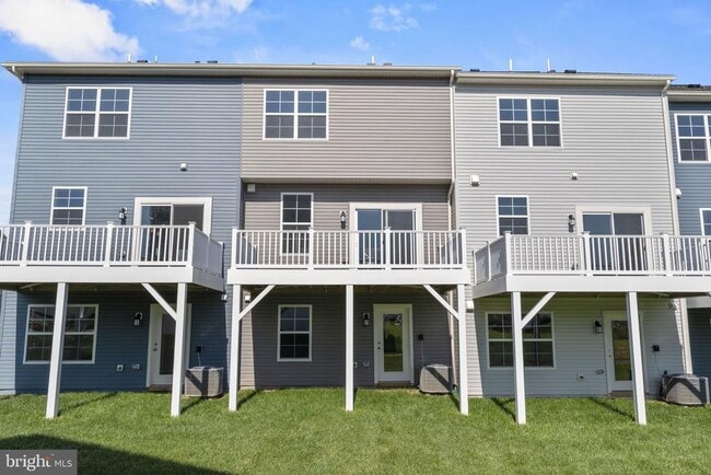 Building Photo - 136 Winterplace Dr