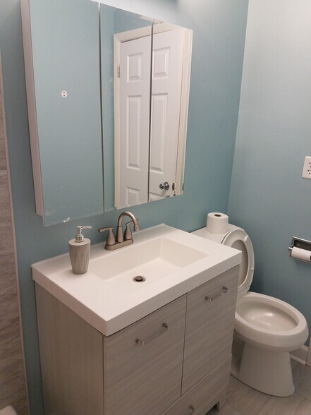 Master Bath - 8892 Jody Ln