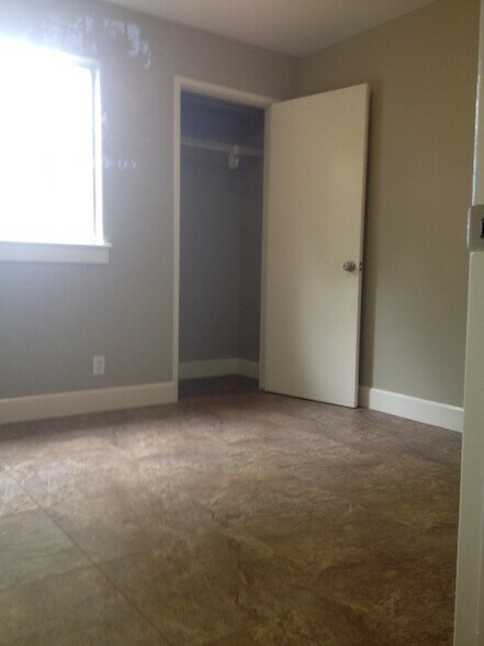 Building Photo - 140 Uwapo Rd