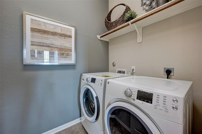 Building Photo - 5554 Sallow Bay Ln