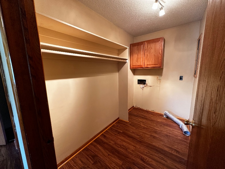 Building Photo - 5 Pleasant Ridge Dr