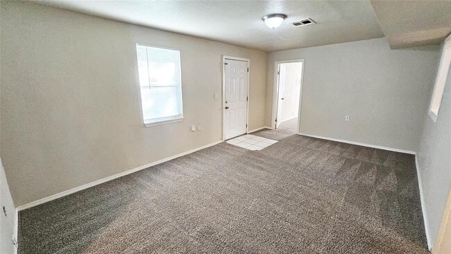 Building Photo - 4304 N Libby Ave