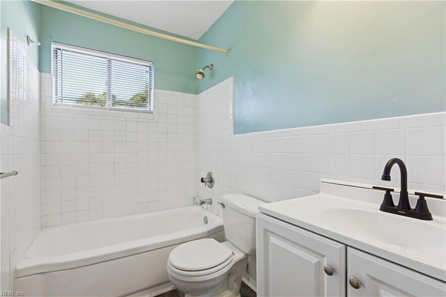 Building Photo - 301 Pepper Mill Ct