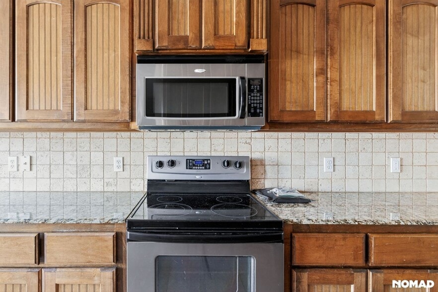 Building Photo - 941 NE 30th St