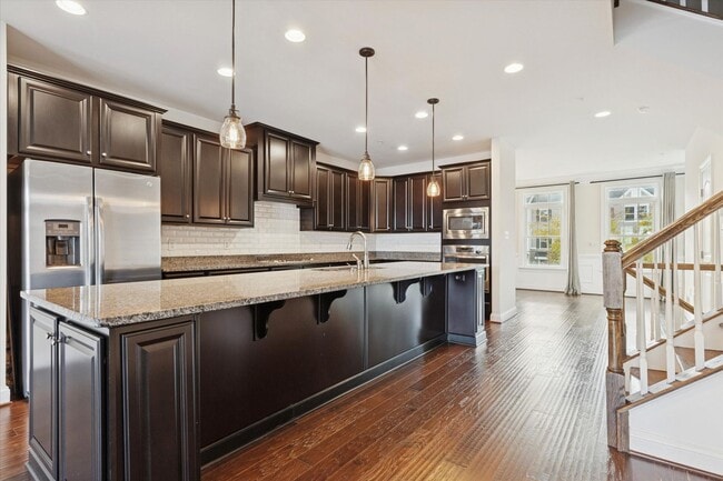 Building Photo - Available Now – Luxury 3 Bedroom, 2.5 Bath...