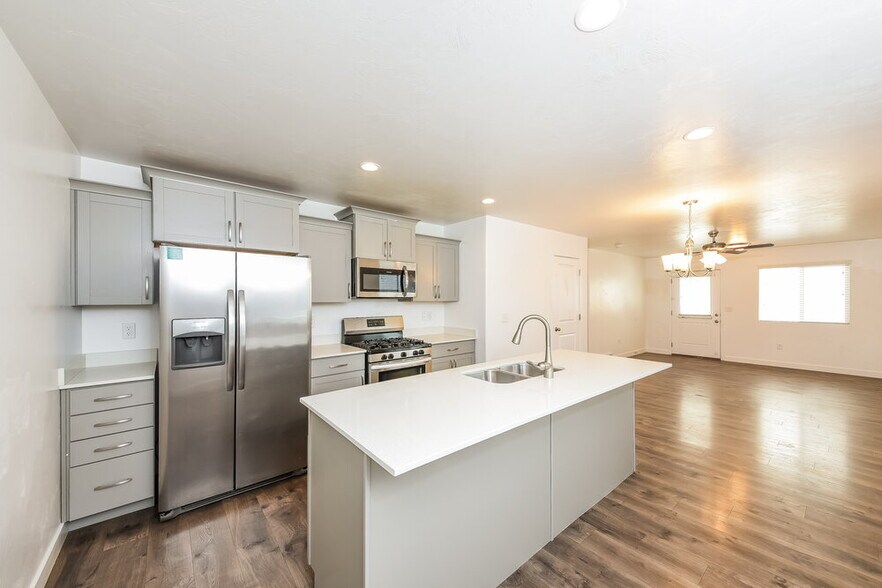 Building Photo - 7877 Cronus Ln