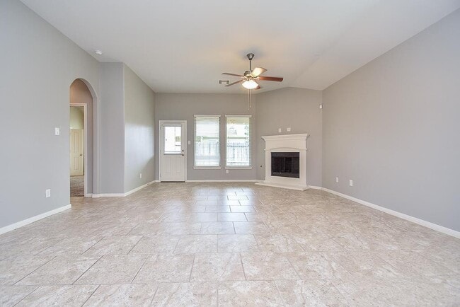 Building Photo - 8806 Alicia Dr