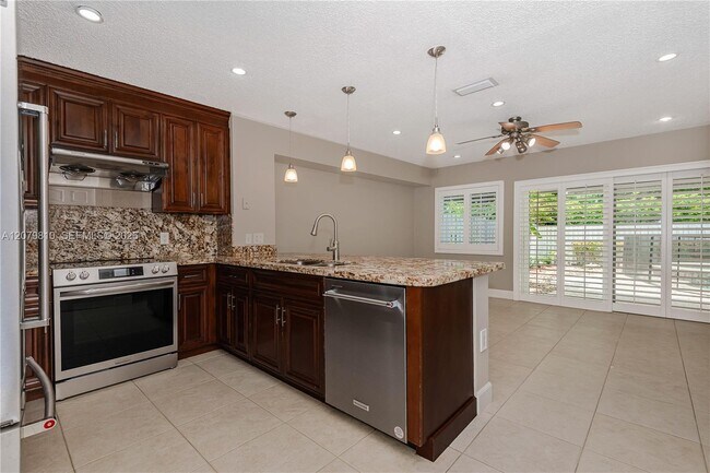 Building Photo - 1397 Harbour Side Dr
