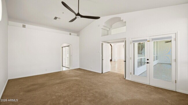 Building Photo - 8638 E Dahlia Dr