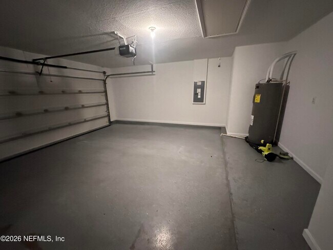 Building Photo - 2720 Salt Lake Dr