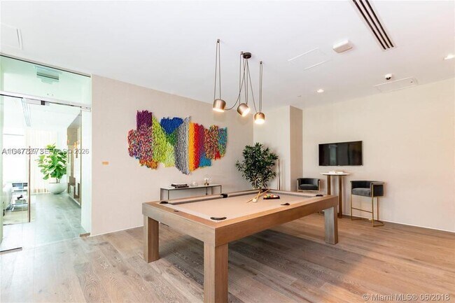 Building Photo - 650 NE 32nd St