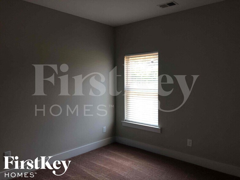 Building Photo - 269 Union Station Dr