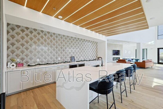 Building Photo - 2700 Old Denton Rd