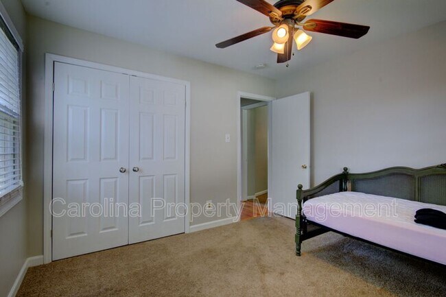 Building Photo - 6412 Tomahawk Ln