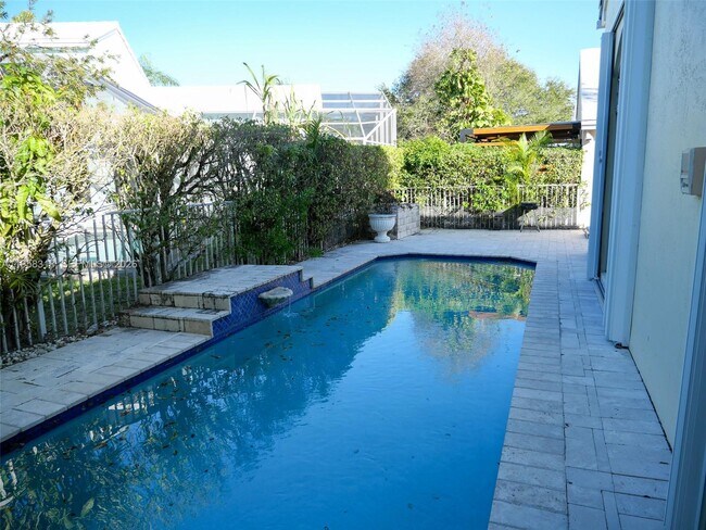 Building Photo - 15251 12th Blvd