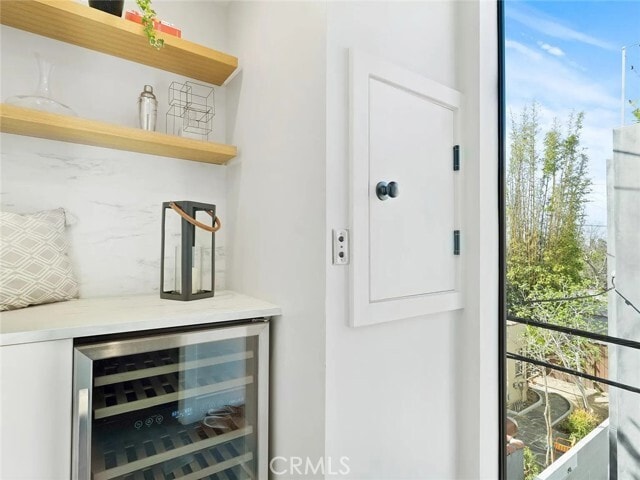 Building Photo - 811 N Detroit St