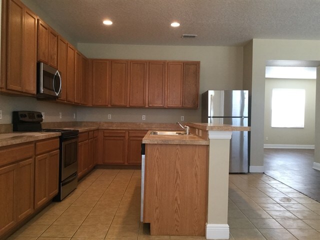 Building Photo - 2475 Breezy Meadow Rd