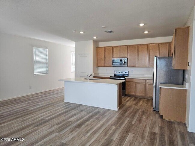 Building Photo - 1442 W Pima Ave