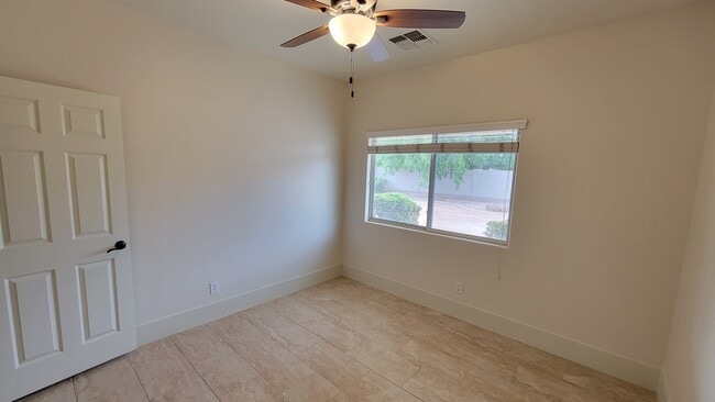 Building Photo - 4437 E Firestone Dr