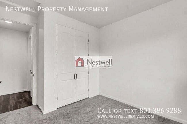 Building Photo - 1836 N Willet Dr