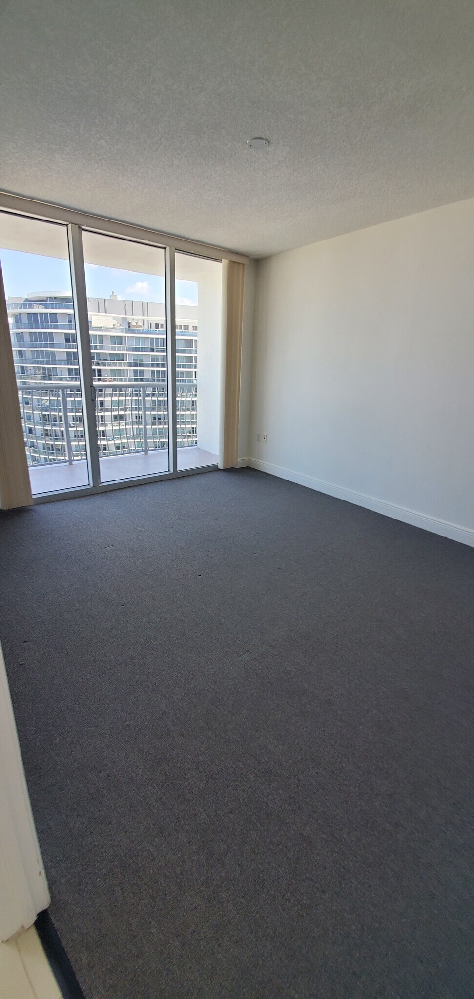 Building Photo - 1750 N Bayshore Dr