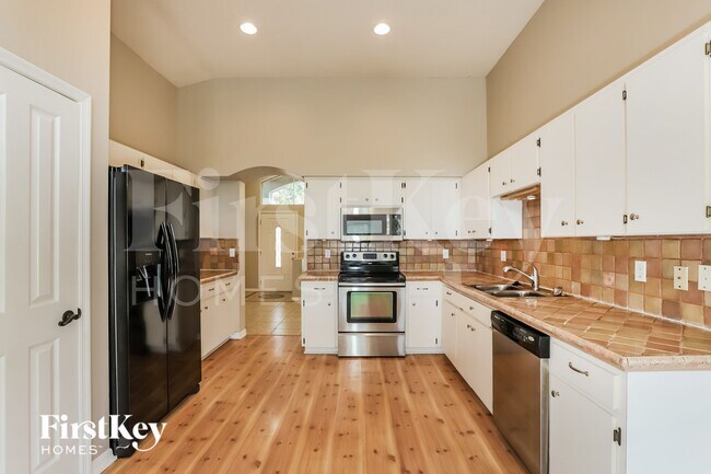 Building Photo - 2202 Cattleman Dr