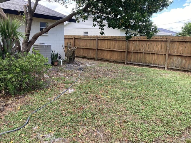 Building Photo - 2 Bed 2 Bath in Melbourne!