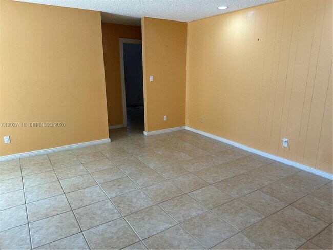 Building Photo - 10711 SW 116th Ave