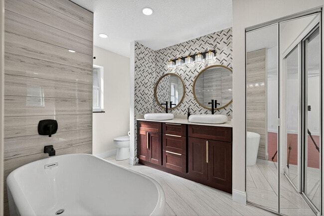 Building Photo - 7004 Galleon Cove Cir