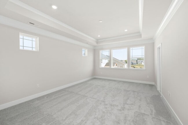Building Photo - Beautiful new 4-bedroom, 3.5 bath property...