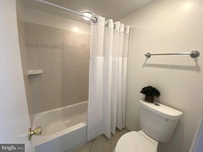 Building Photo - 10218 Bushman Dr