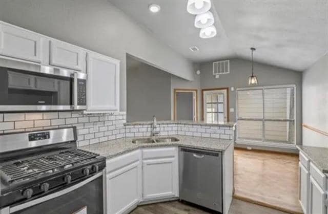 Building Photo - 634 Las Brisas Dr