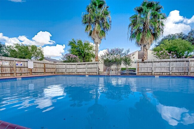 Building Photo - 8312 Augustine Dr