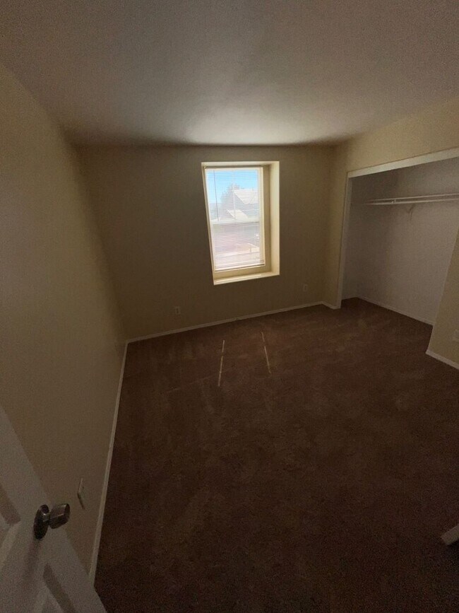 Building Photo - Massive 5BR/4BA Luxury Home in Adelanto — ...