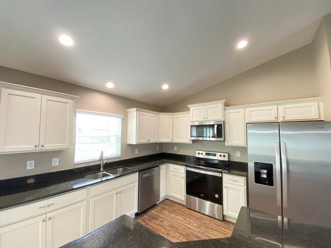Building Photo - 4764 SW 139th Ln