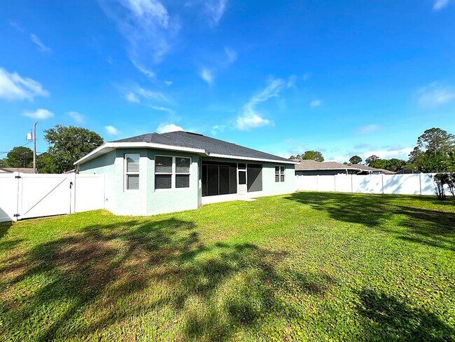 Building Photo - 37 Pine Croft Ln