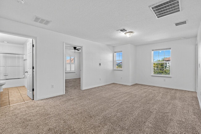 Building Photo - 4 Bedroom Home in Lake Nona with Fenced Yard