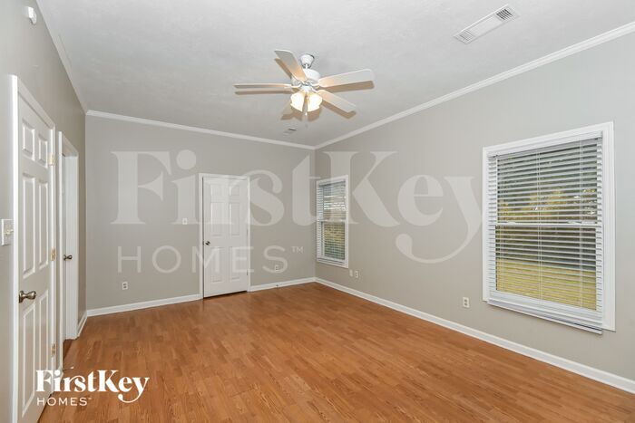 Building Photo - 4990 N Peg Ln