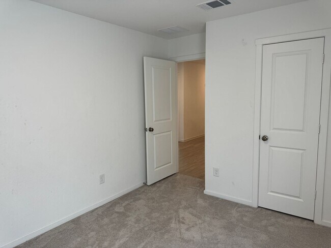 Building Photo - 12931 Kathleen St