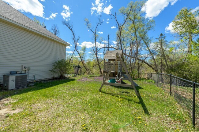 Building Photo - 4 br, 3 bath House - 5999 Highview Place
