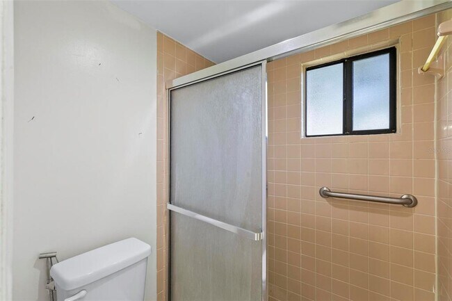 Building Photo - 41 Hembury Ln