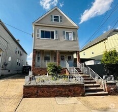 Building Photo - 41 E 4th St