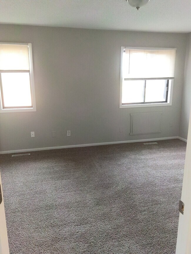 Building Photo - 170 Bridlewood Dr