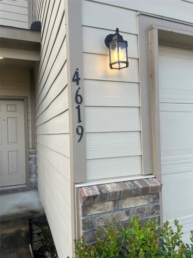 Building Photo - 4619 Prairie Chase Dr