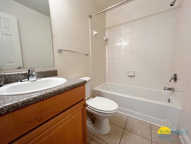 Building Photo - 3 bedroom Eagles Landing townhouse with co...