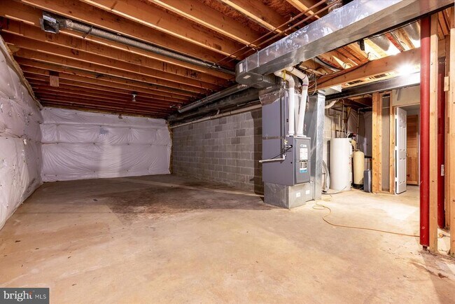 Building Photo - 2942 S Haven Dr